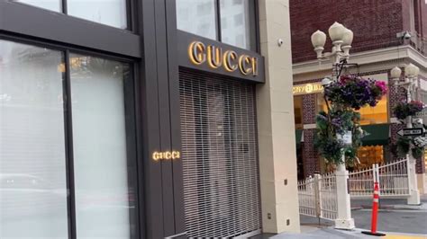 gucci bloomingdale's robbery|gucci storefront robbery.